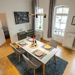 Sweethome - Luxus Pur - Grosse Kueche, Terrasse, Stellplatz, Wifi Apartamento Halle (Saale)